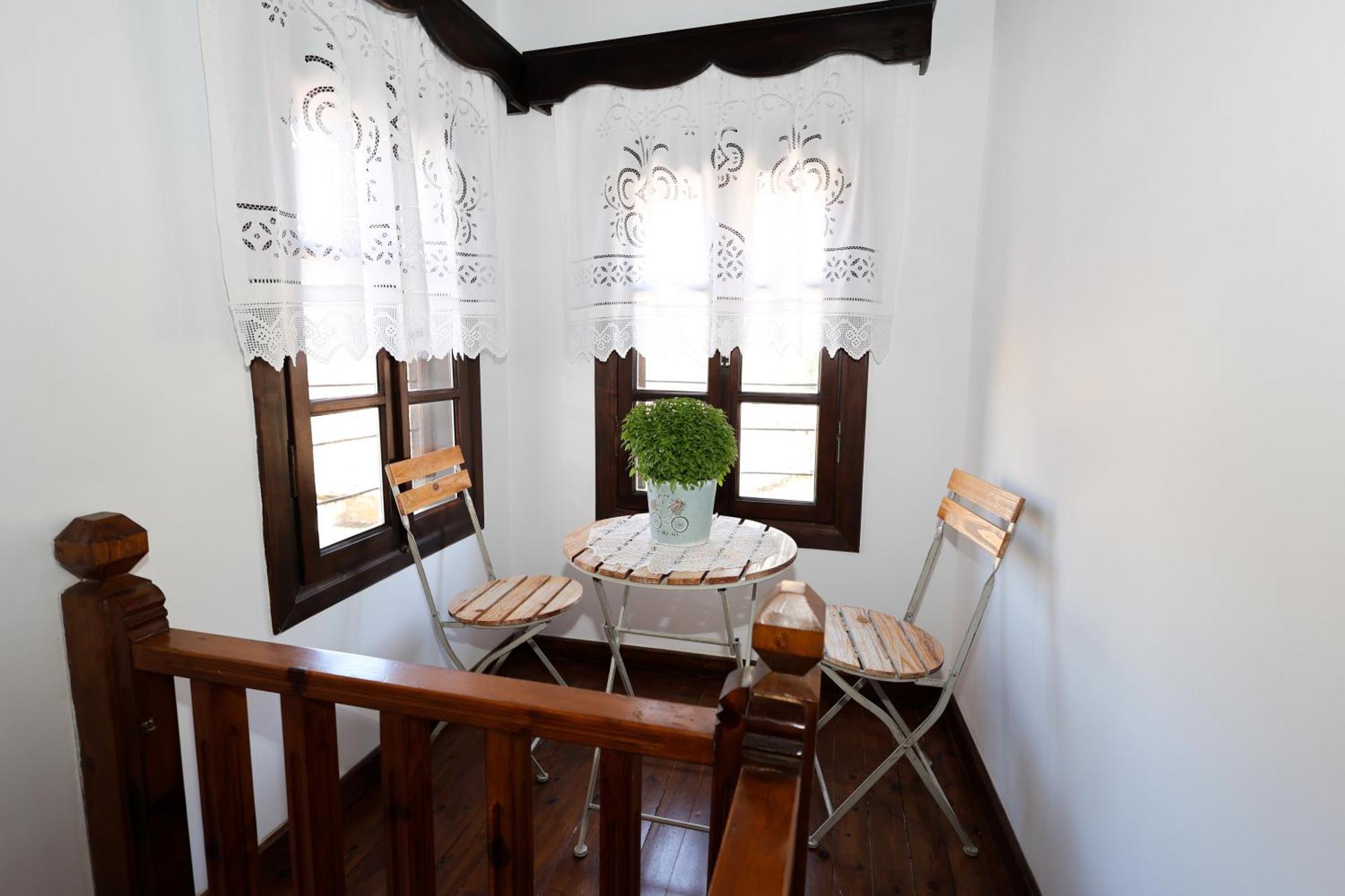 Ador Boutique Hotel Berat Buitenkant foto