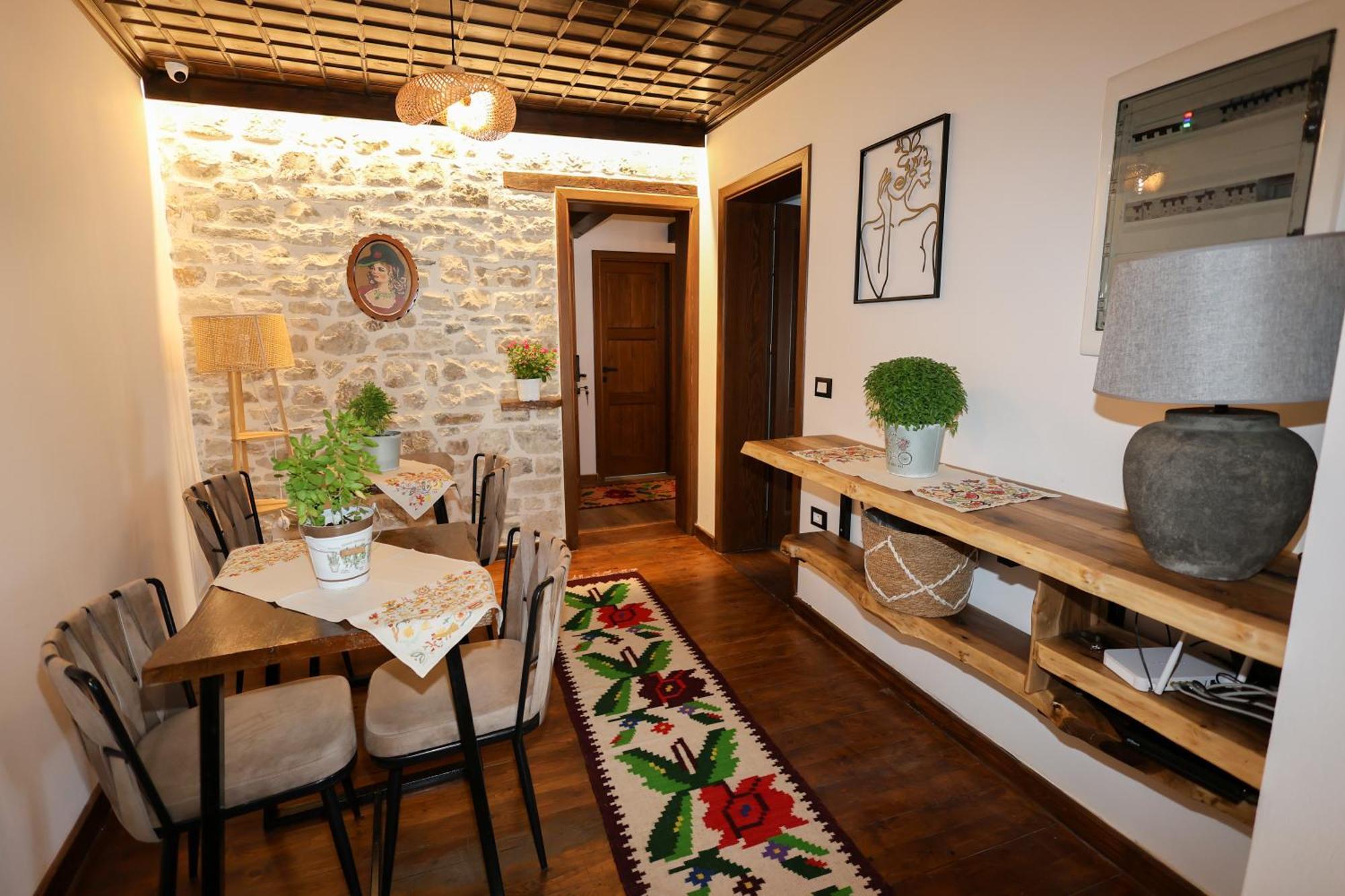 Ador Boutique Hotel Berat Buitenkant foto