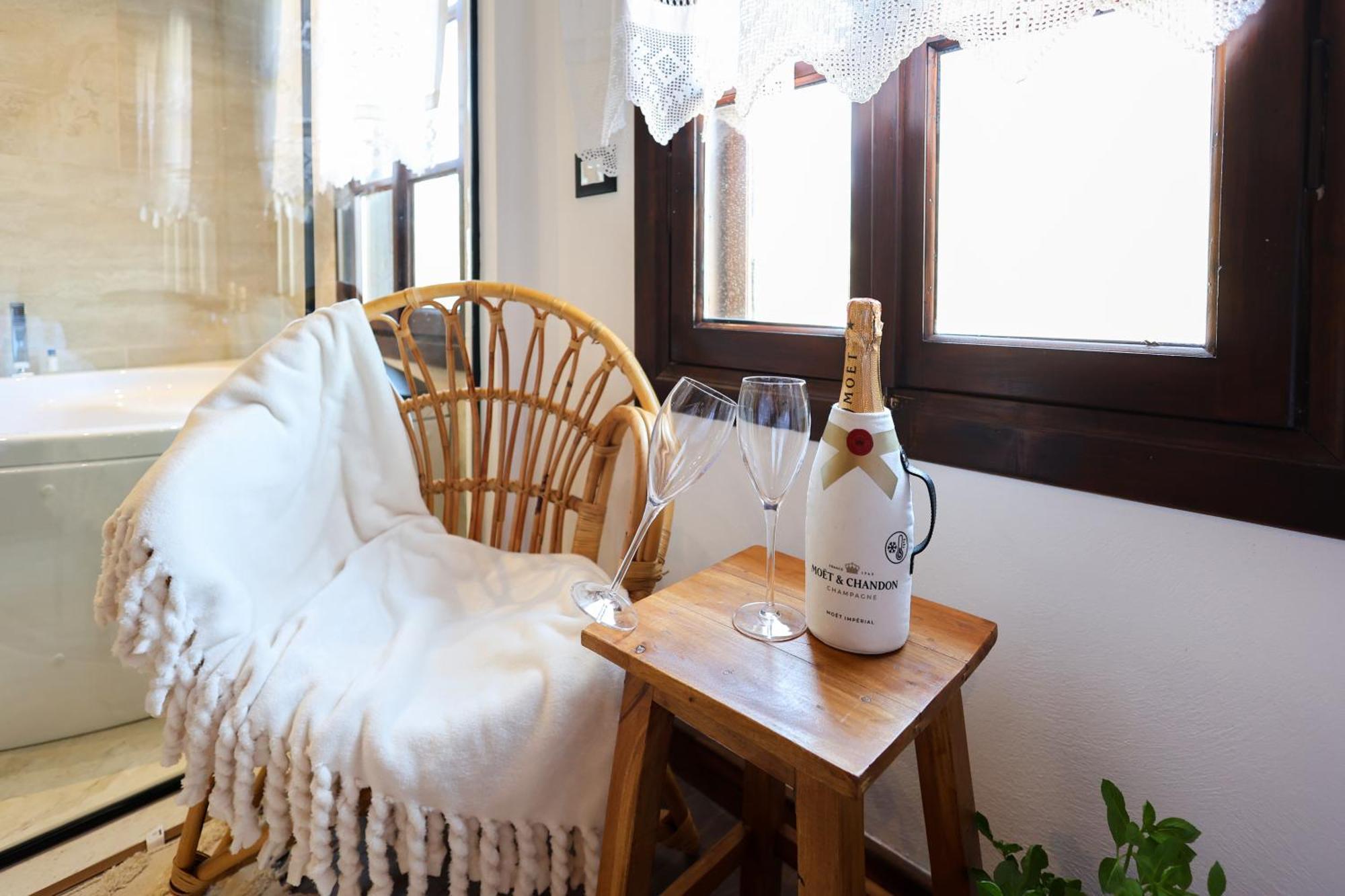 Ador Boutique Hotel Berat Buitenkant foto