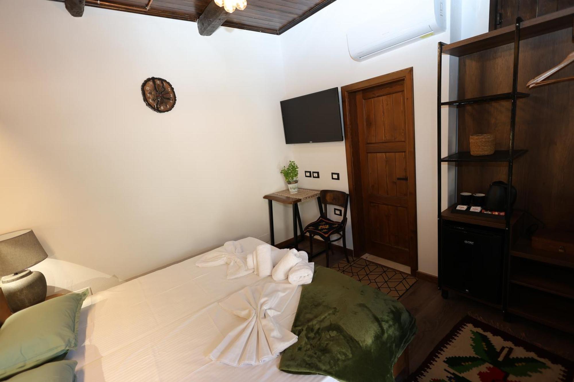 Ador Boutique Hotel Berat Buitenkant foto