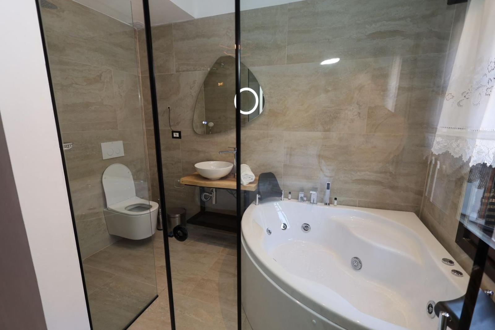 Ador Boutique Hotel Berat Buitenkant foto