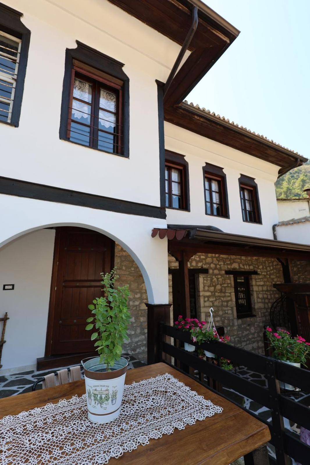 Ador Boutique Hotel Berat Buitenkant foto