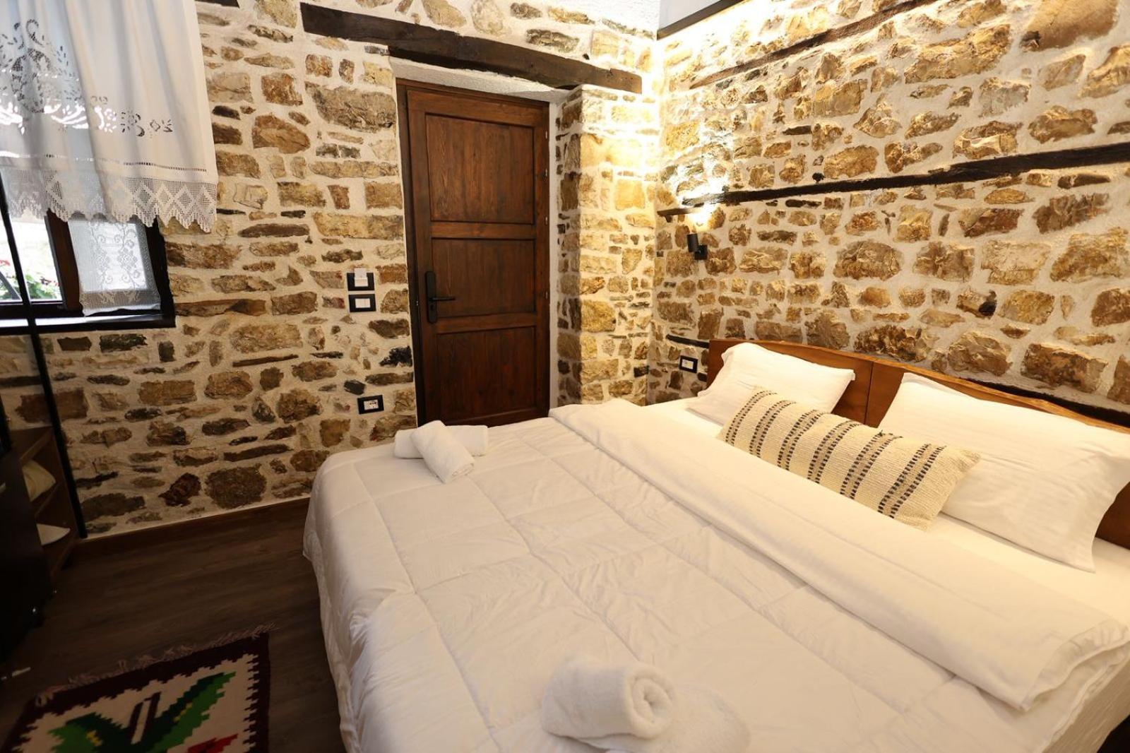 Ador Boutique Hotel Berat Buitenkant foto