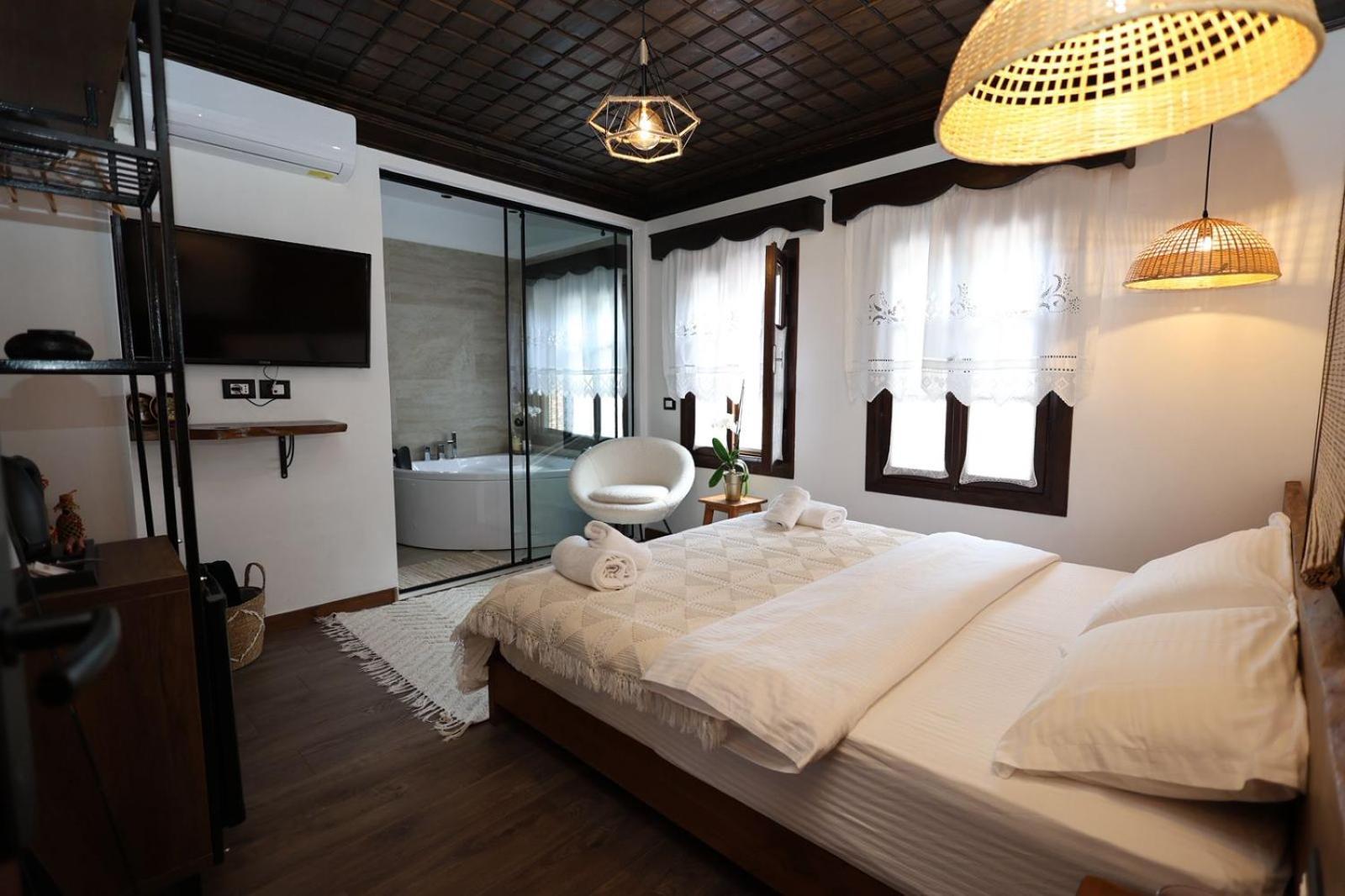 Ador Boutique Hotel Berat Buitenkant foto